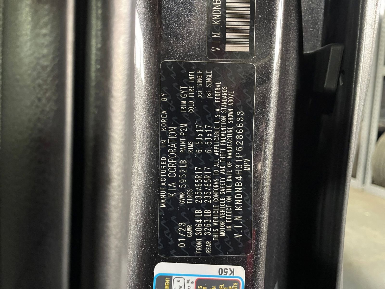 Used 2023 Kia Carnival LX image 29