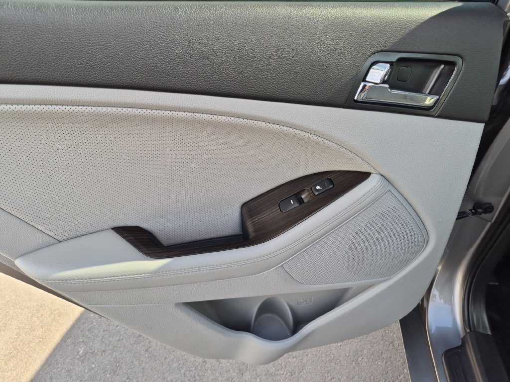 Used 2013 Kia Optima EX w/ Premium Pkg FWD image 16