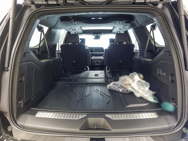 New 2026 Chevrolet Suburban Premier image 27
