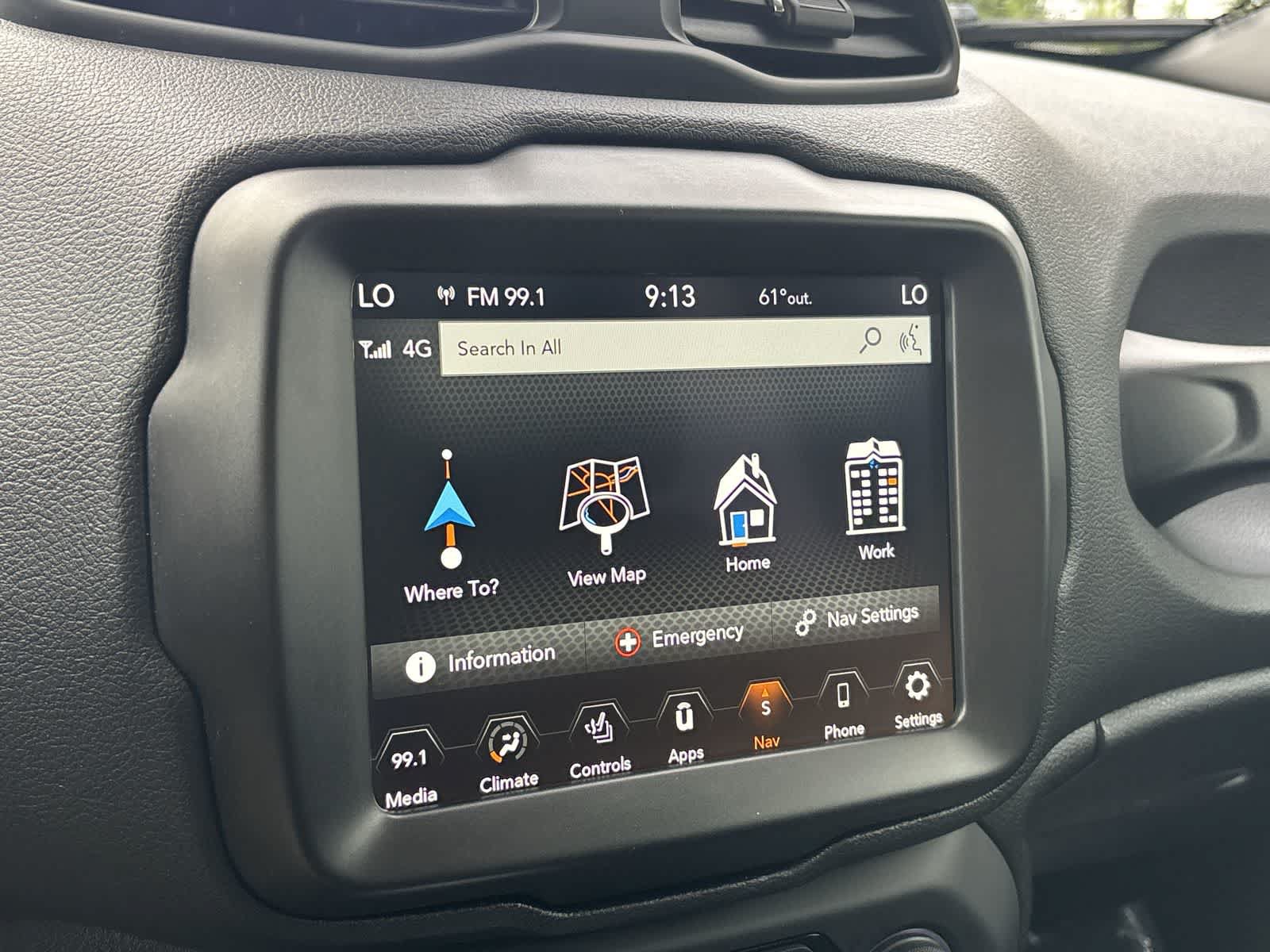 Certified 2022 Jeep Renegade Latitude w/ Convenience Group AWD/4WD image 19