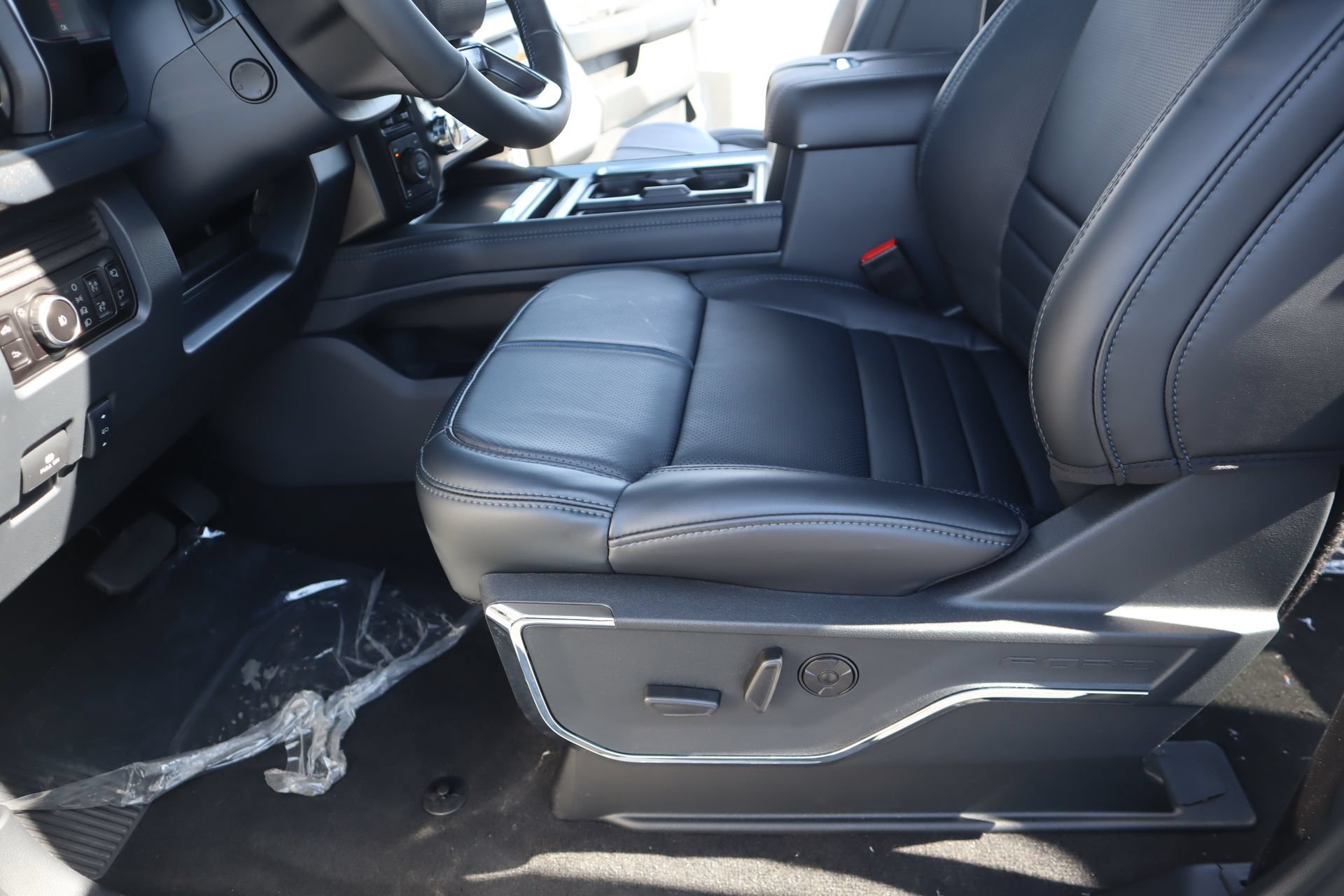 New 2026 Ford F250 Platinum AWD/4WD image 12