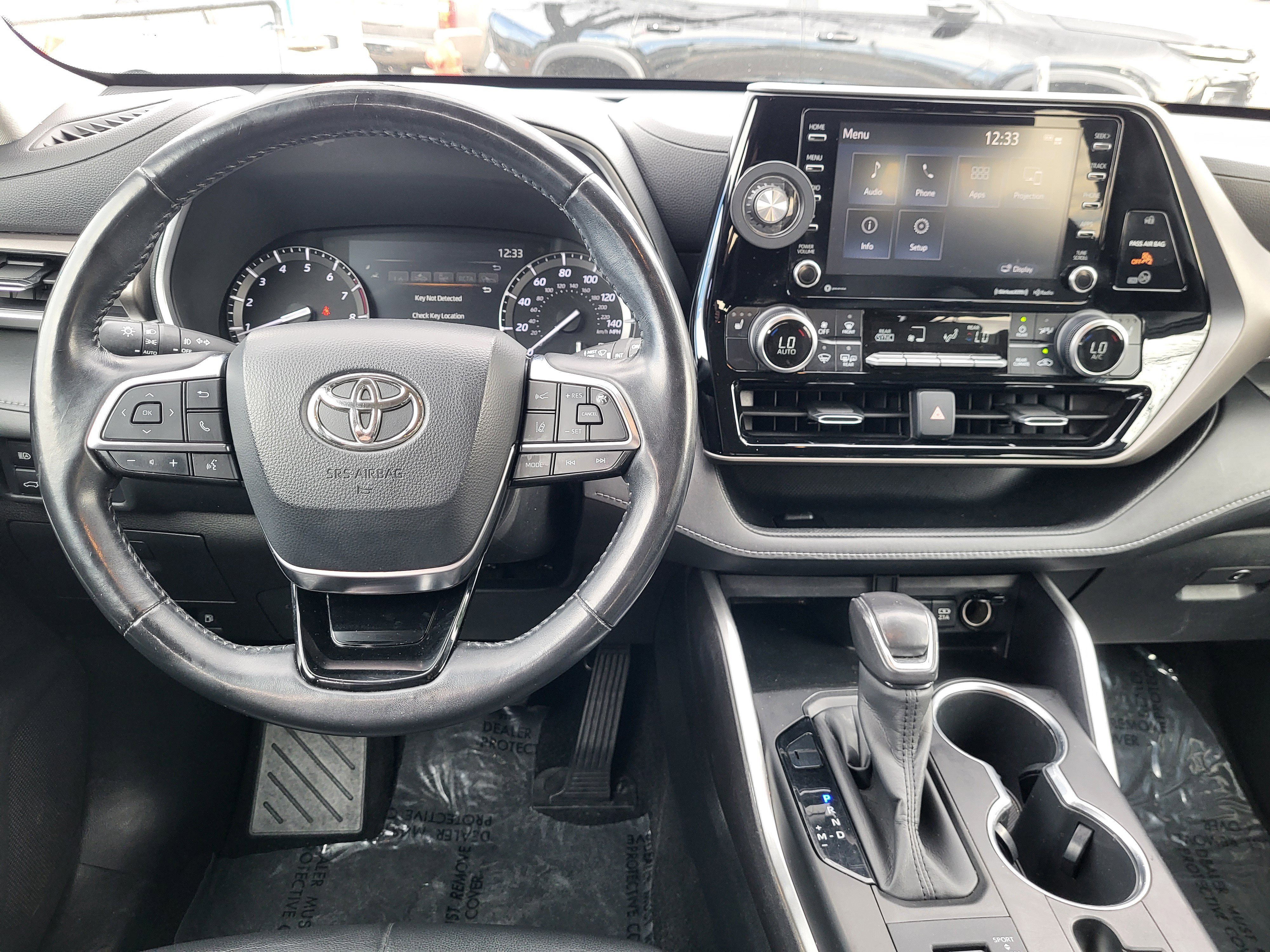 Used 2020 Toyota Highlander XLE image 15