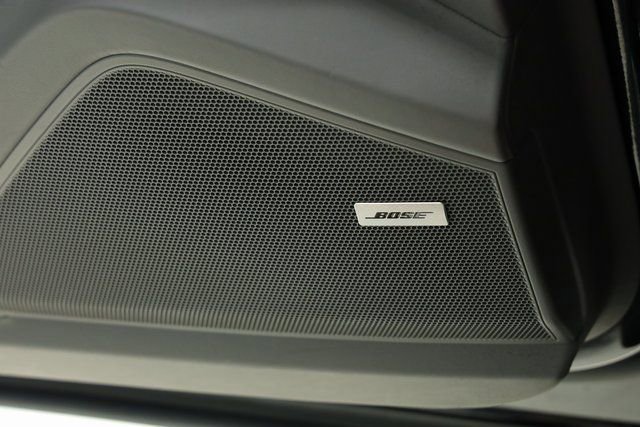 Used 2022 Porsche Cayenne Platinum Edition image 36