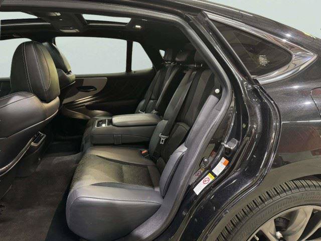 Used 2018 Lexus LS 500 F Sport w/ Accessory Package (Z1) AWD/4WD image 29