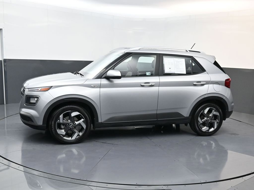 Certified 2025 Hyundai Venue SEL image 7