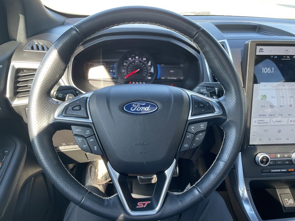 Used 2022 Ford Edge ST image 33