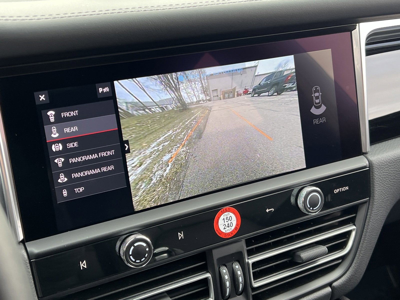 Certified 2025 Porsche Macan Turbo image 28