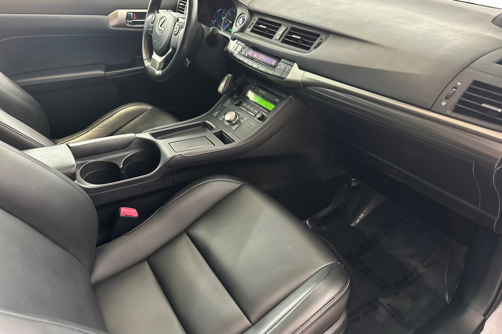 Used 2014 Lexus CT 200h image 30