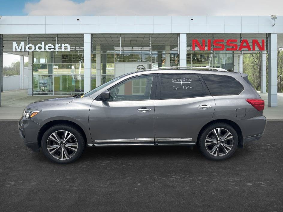 Used 2017 Nissan Pathfinder Platinum AWD/4WD image 2