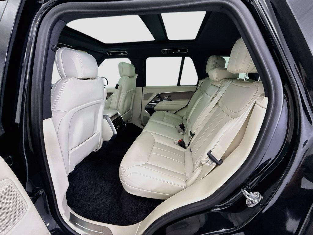Used 2025 Land Rover Range Rover SE AWD/4WD image 20