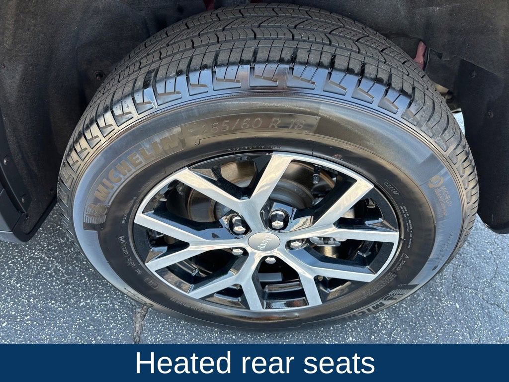 Used 2024 Jeep Grand Cherokee Limited image 17