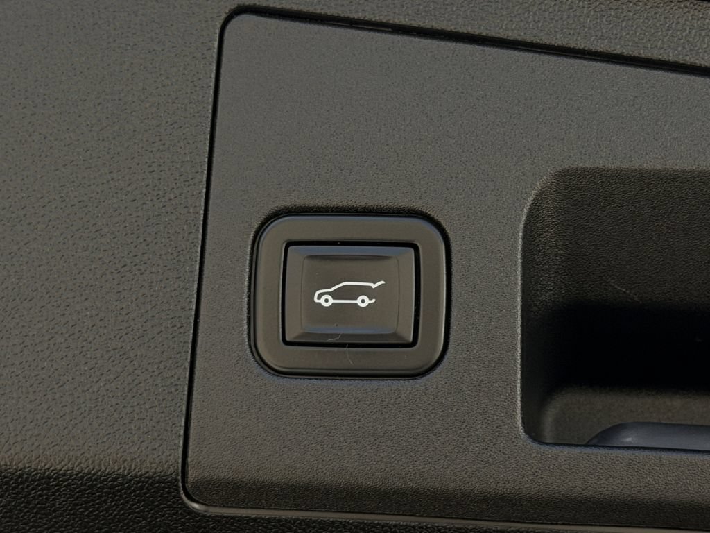 Used 2020 Cadillac XT4 Sport w/ Cold Weather Package FWD image 28