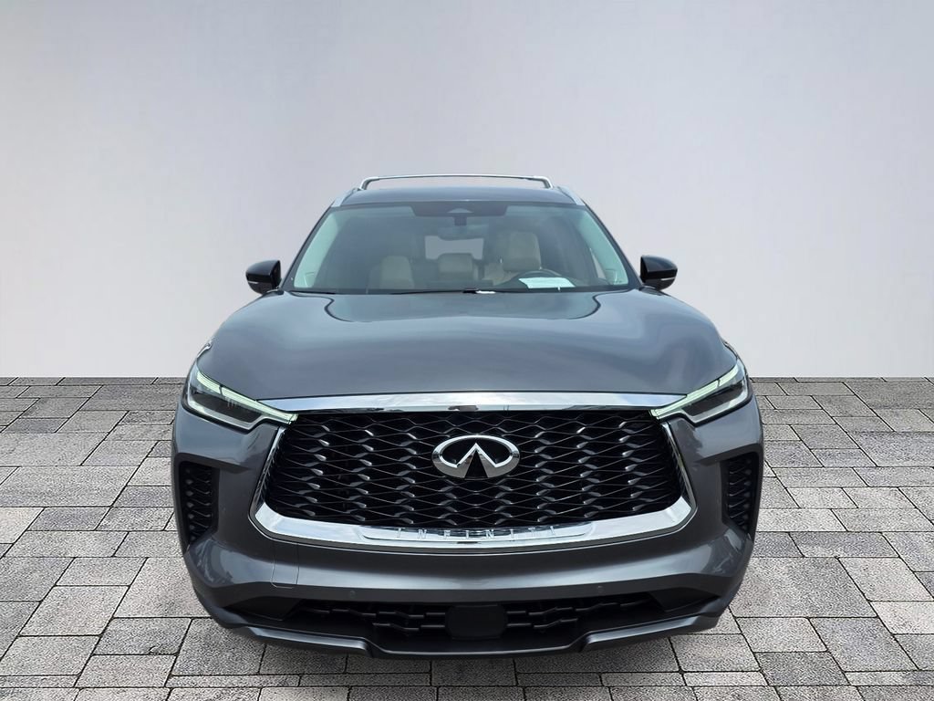 Used 2023 INFINITI QX60 Sensory w/ Vision Package AWD/4WD image 2