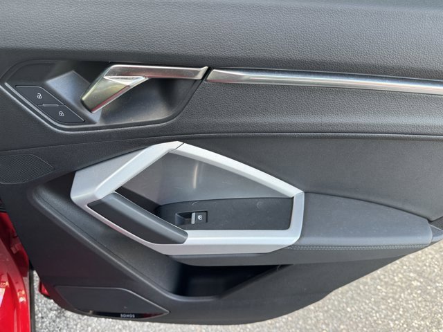 Used 2023 Audi Q3 2.0T Premium Plus w/ Premium Plus Package image 32