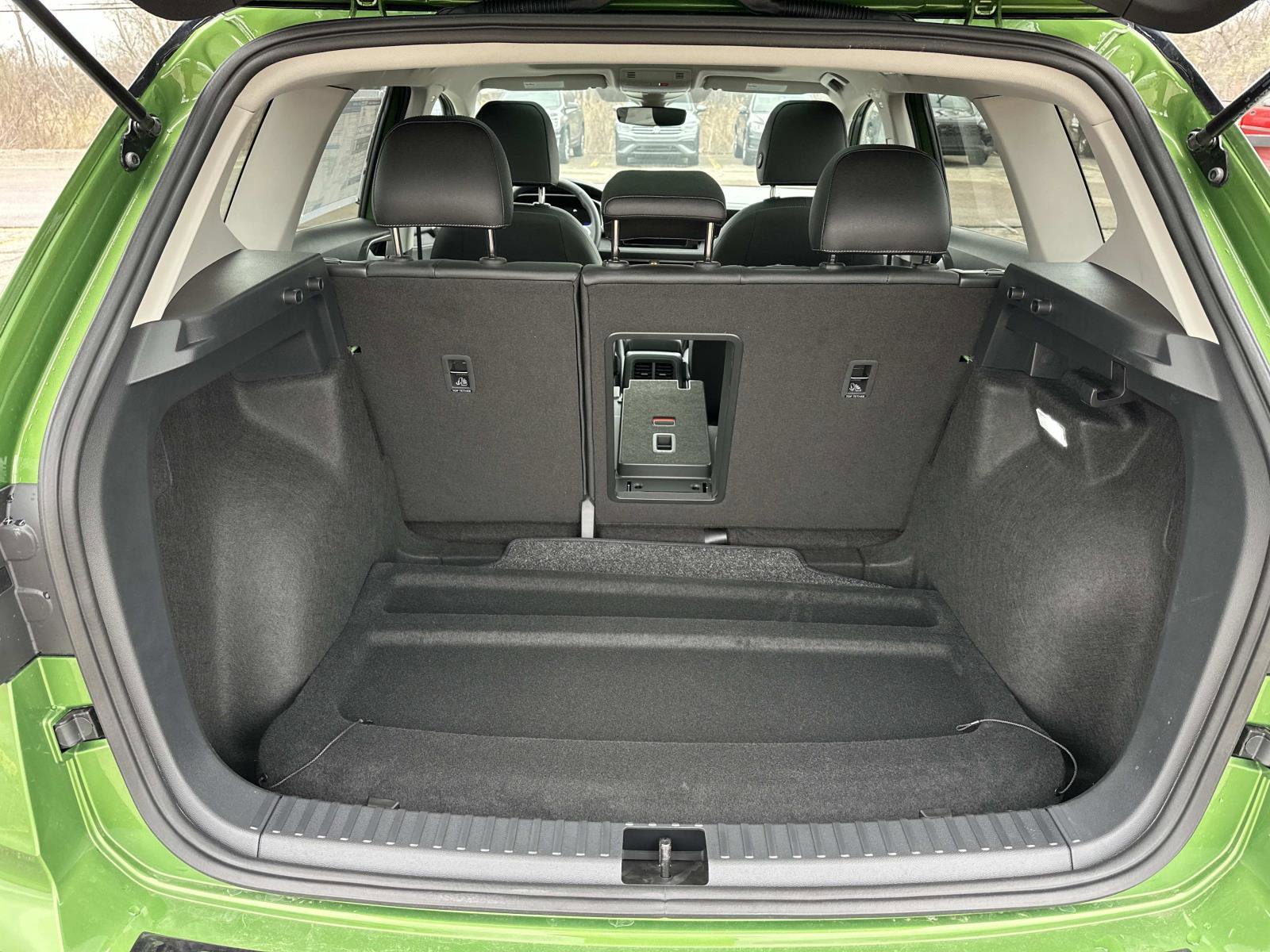 New 2026 Volkswagen Taos SE FWD image 10