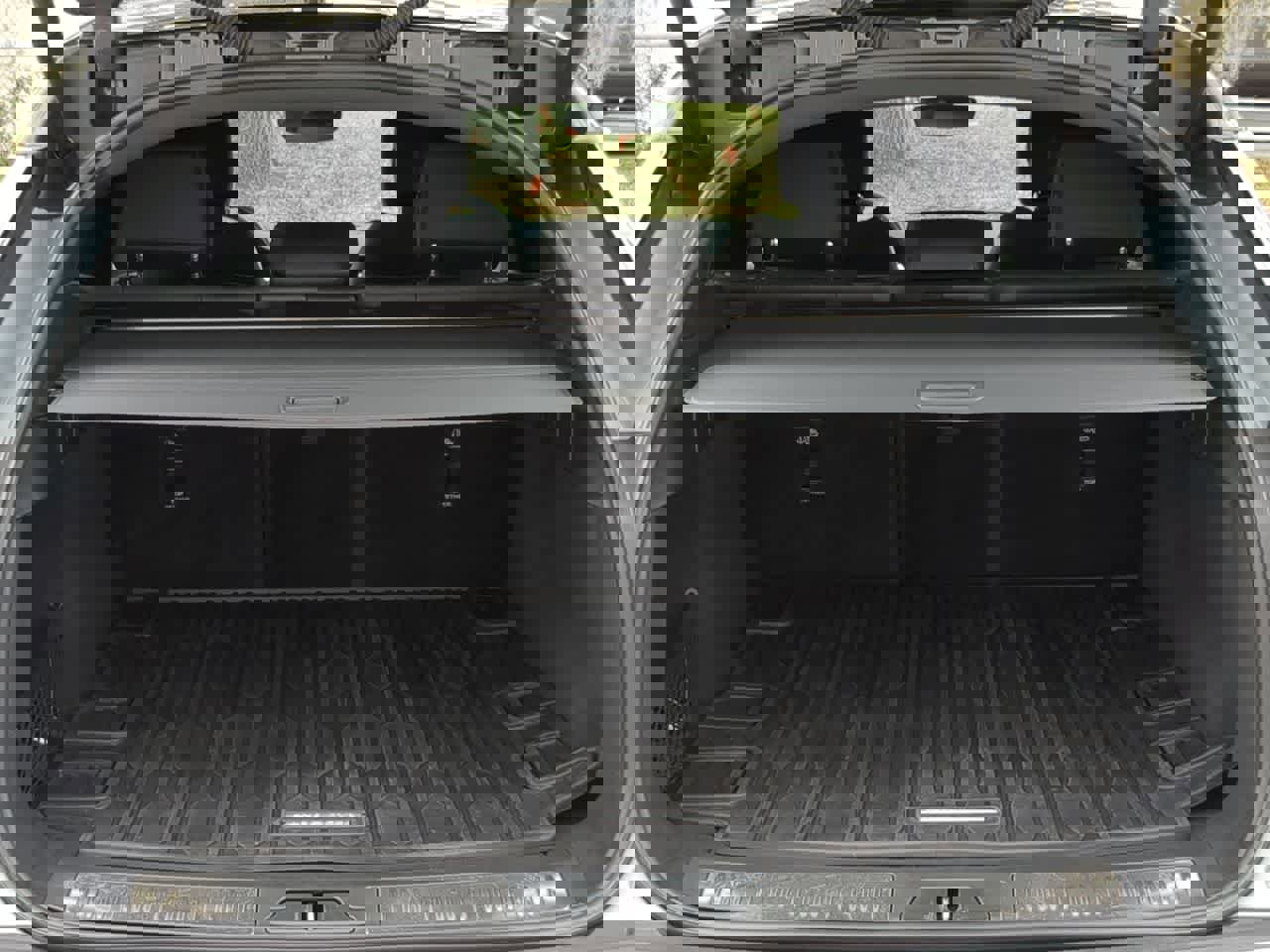 Certified 2024 Land Rover Range Rover Velar Dynamic SE image 36