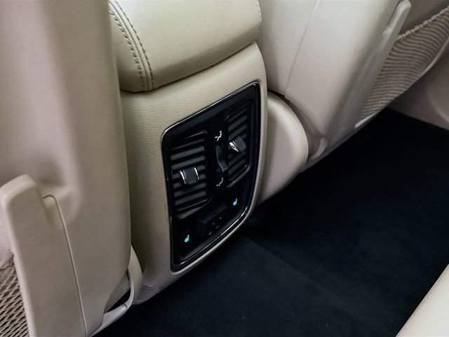 Used 2012 Jeep Grand Cherokee Limited image 27