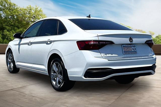 Used 2024 Volkswagen Jetta SE FWD image 4