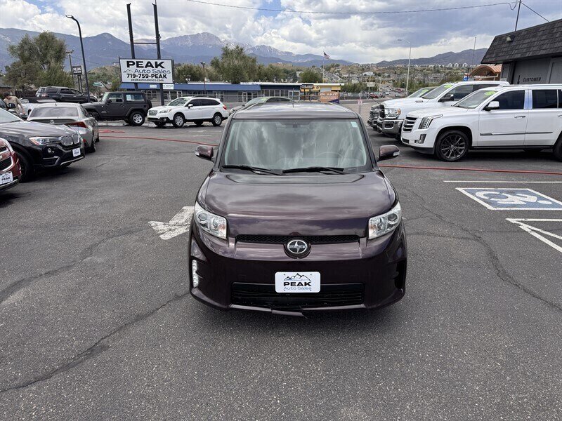 Used 2015 Scion xB FWD image 2