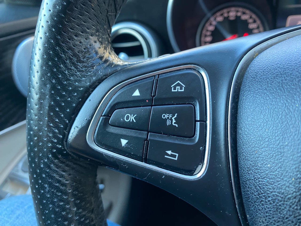 Used 2017 Mercedes-Benz C 300 4MATIC Sedan image 26