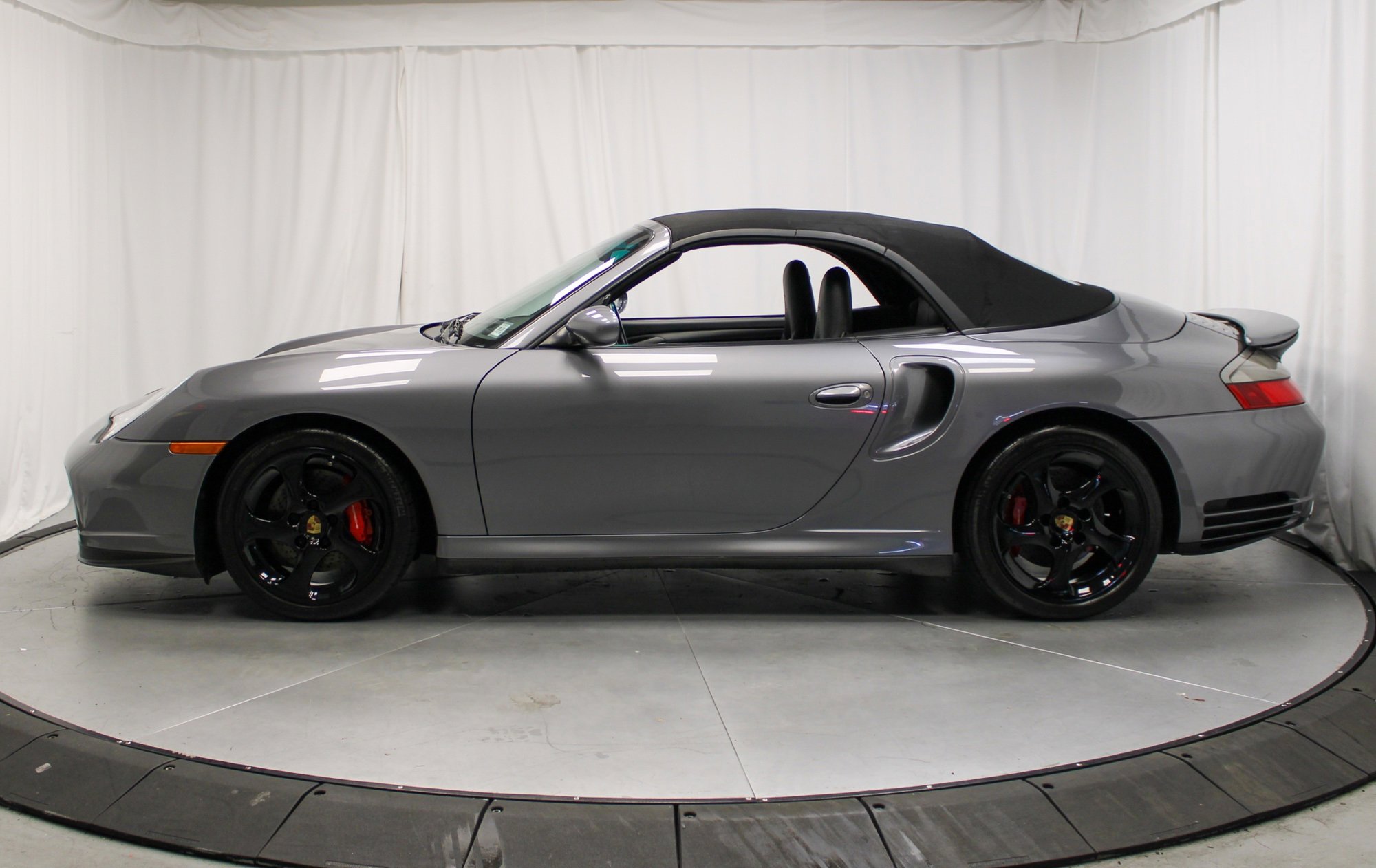 Used 2004 Porsche 911 Turbo image 2