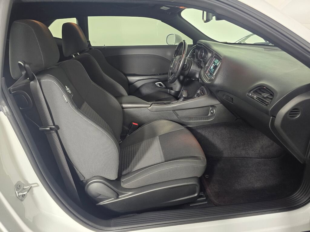 Used 2018 Dodge Challenger R/T Scat Pack w/ Driver Convenience Group image 40