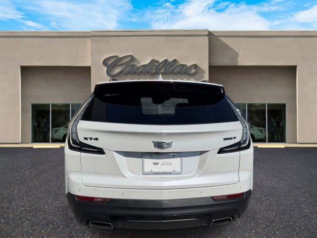 Certified 2023 Cadillac XT4 Sport w/ LPO, ONYX Package FWD image 4