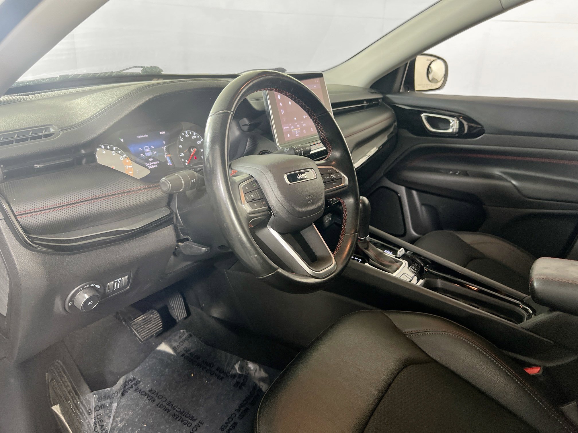 Used 2022 Jeep Compass Trailhawk w/ Trailhawk Convenience Group image 9