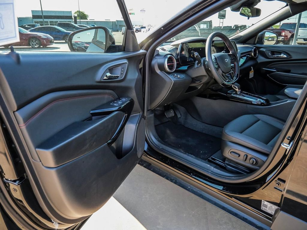 Used 2026 Chevrolet Trax RS w/ Driver Confidence Package FWD image 26