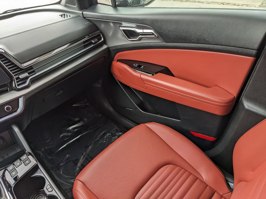 Certified 2025 Kia Sportage SX image 24