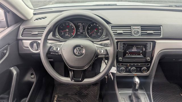 Used 2017 Volkswagen Passat 1.8T S image 23