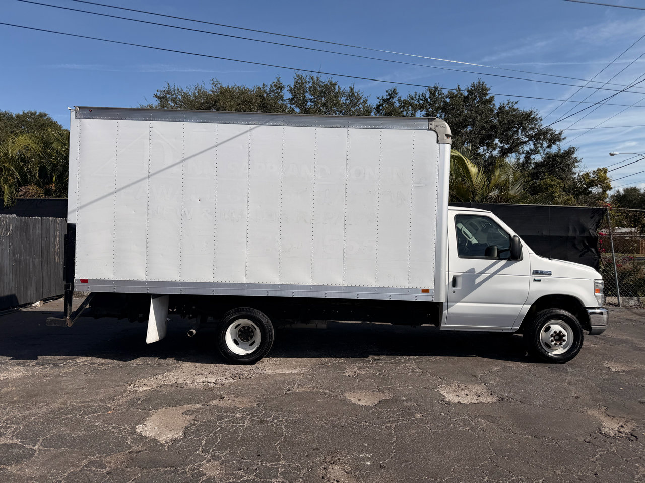 Used 2015 Ford E-350 and Econoline 350 Super Duty image 3