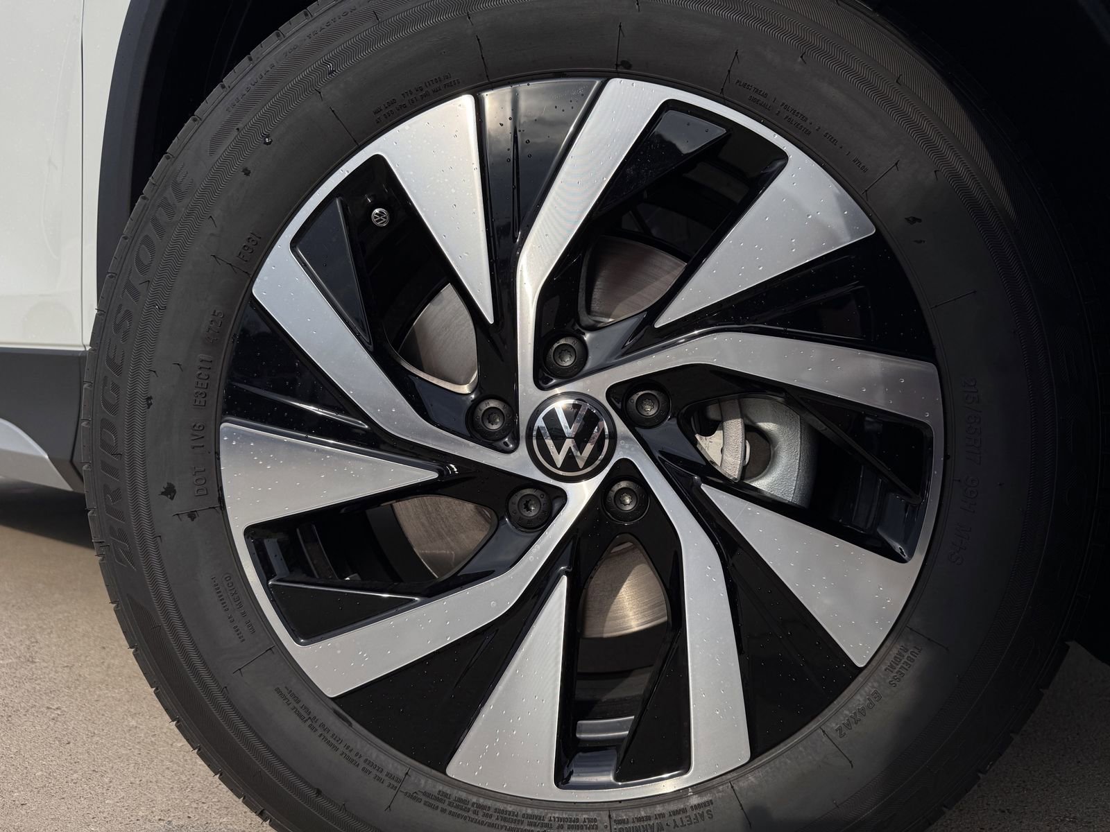 New 2026 Volkswagen Tiguan S image 10