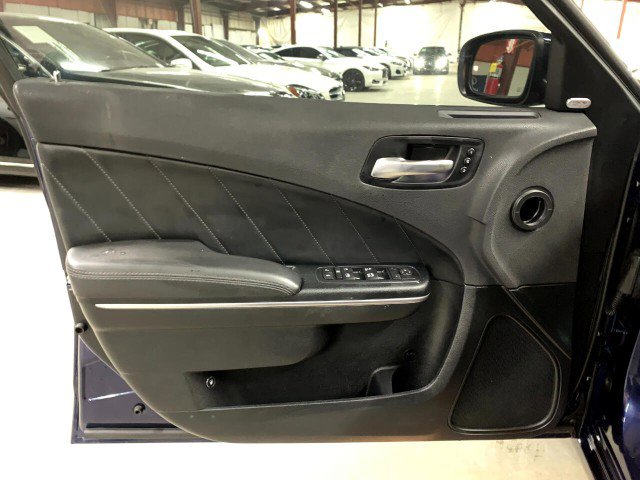 Used 2017 Dodge Charger SXT w/ Plus Group image 17