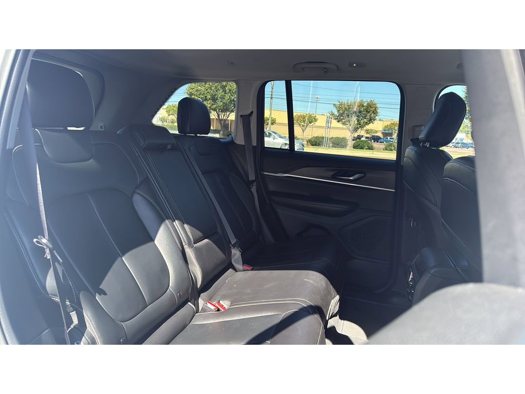 Used 2023 Jeep Grand Cherokee Limited image 20