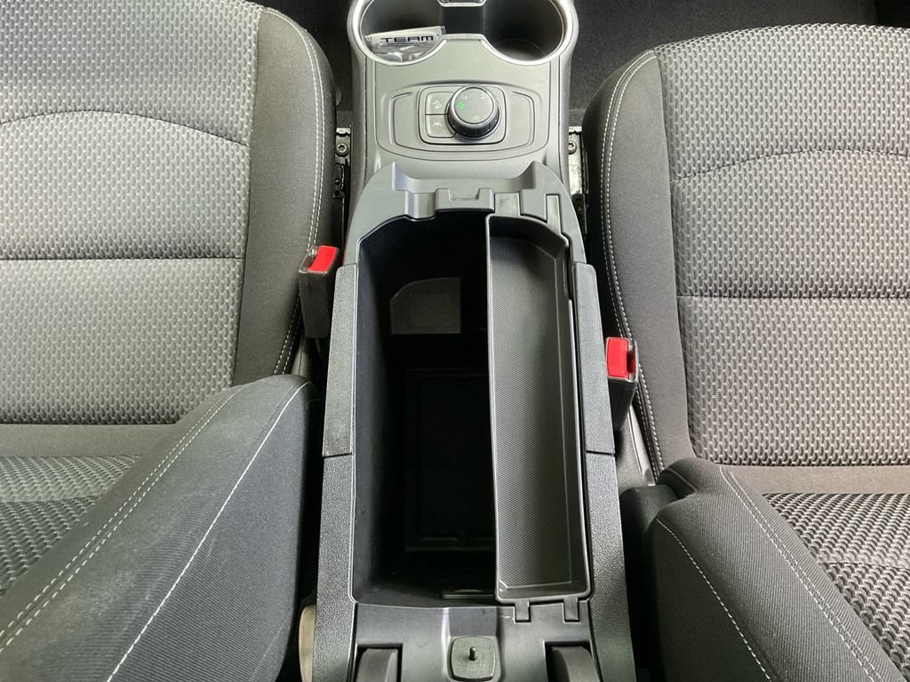 Used 2022 GMC Terrain SLE w/ Elevation Edition AWD/4WD image 11