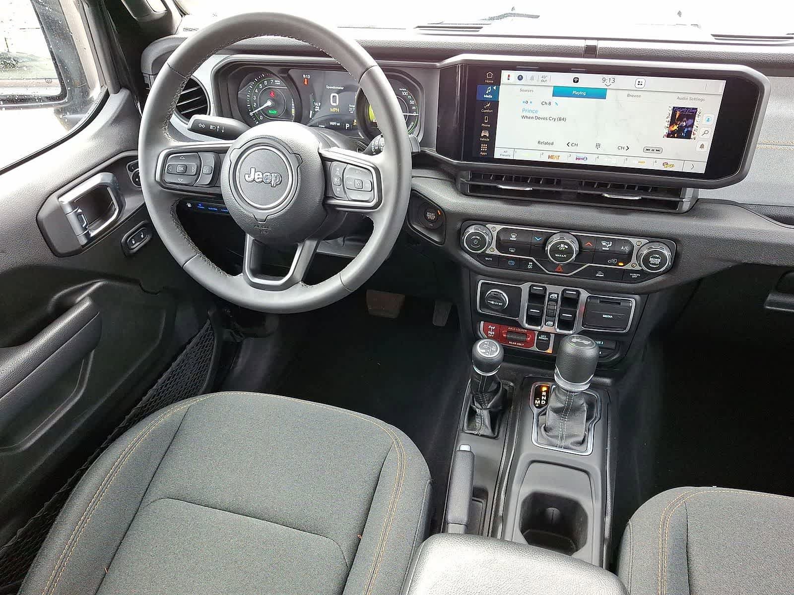 Used 2025 Jeep Wrangler Willys image 10