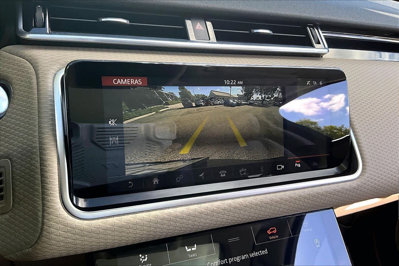 Used 2018 Land Rover Range Rover Velar S AWD/4WD image 25