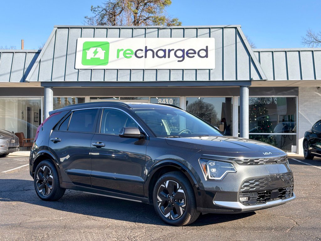 Used 2024 Kia Niro Wave w/ Wave Preserve Package image 4