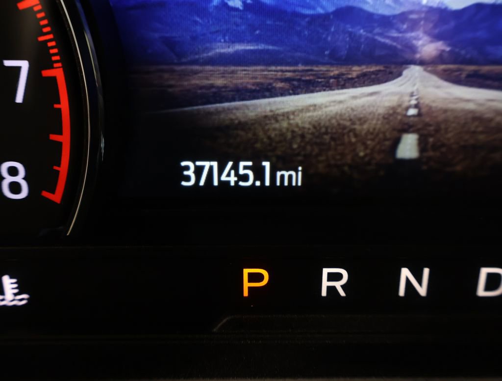 Used 2023 Ford Explorer Limited image 9