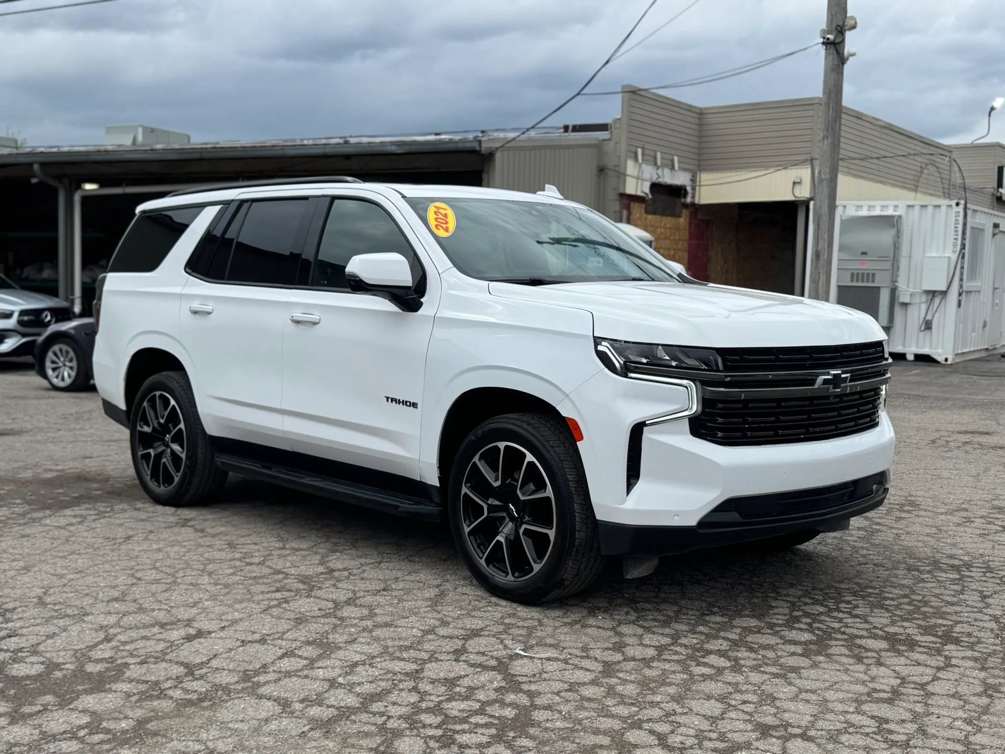 Used 2021 Chevrolet Tahoe RST w/ Luxury Package AWD/4WD image 3
