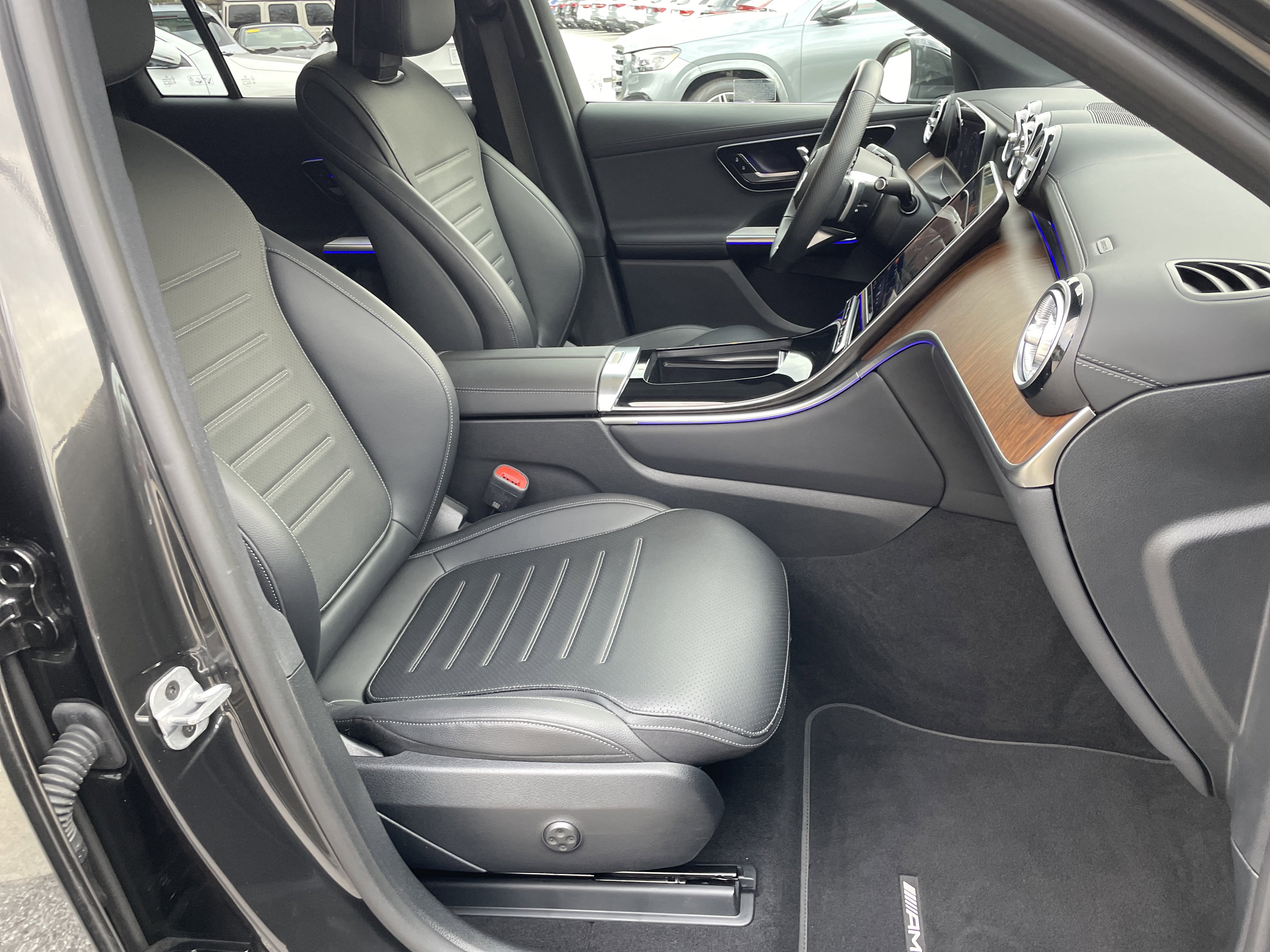 Certified 2025 Mercedes-Benz GLC 300 4MATIC image 53