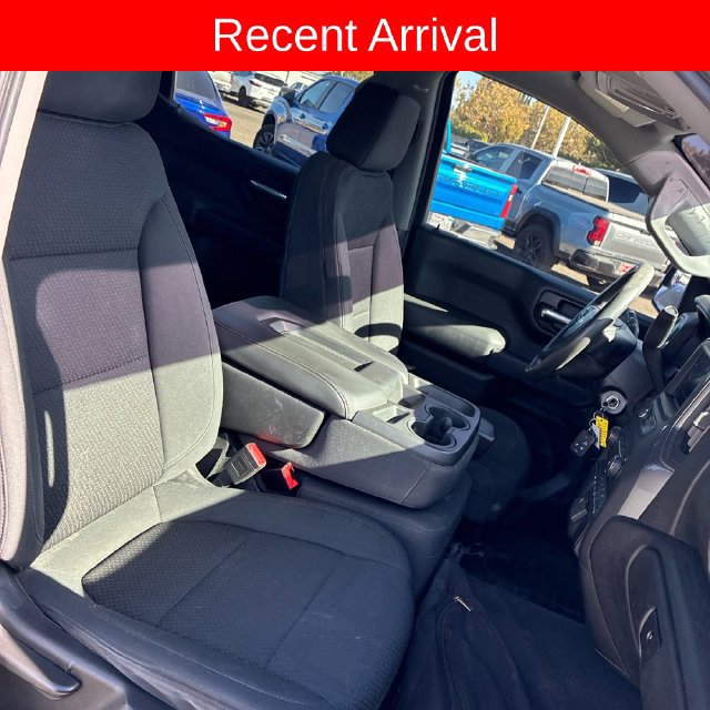 Used 2020 Chevrolet Silverado 1500 Custom w/ Custom Value Package RWD image 4