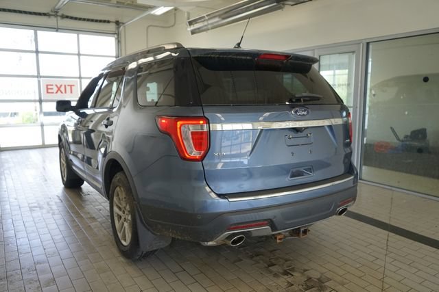 Used 2018 Ford Explorer XLT w/ Equipment Group 202A AWD/4WD image 11