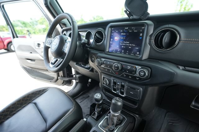 Used 2023 Jeep Gladiator Overland AWD/4WD image 35