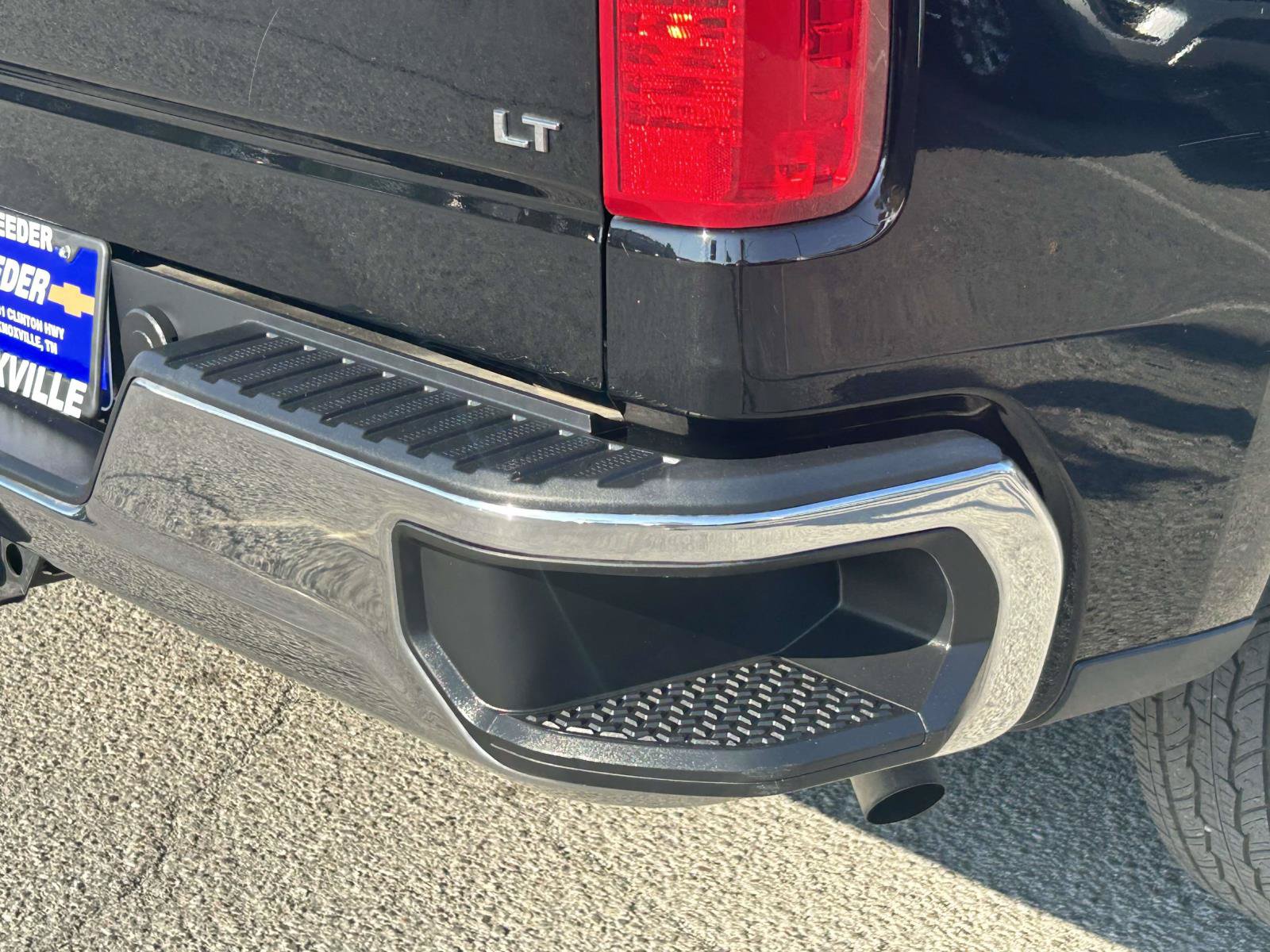 Used 2025 Chevrolet Silverado 1500 LT AWD/4WD image 12