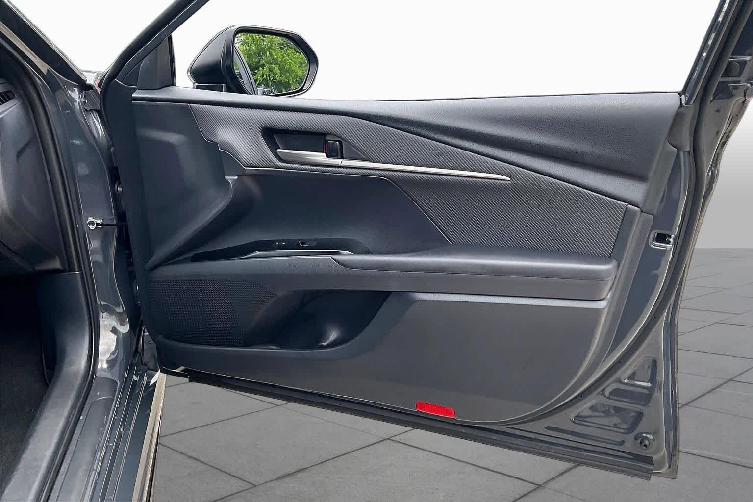 Used 2026 Toyota Camry SE FWD image 22