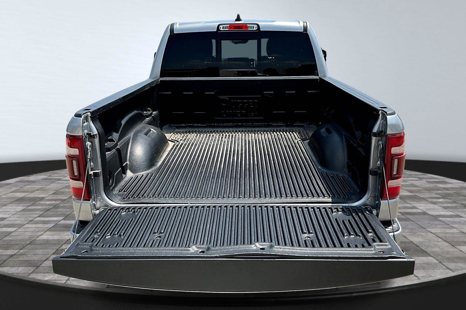 Used 2022 RAM 1500 Laramie w/ Sport Appearance Package image 7