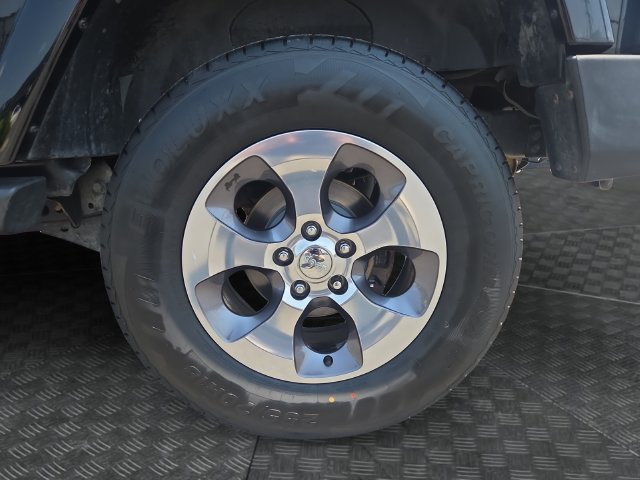 Used 2016 Jeep Wrangler Unlimited Sahara w/ Dual Top Group AWD/4WD image 32