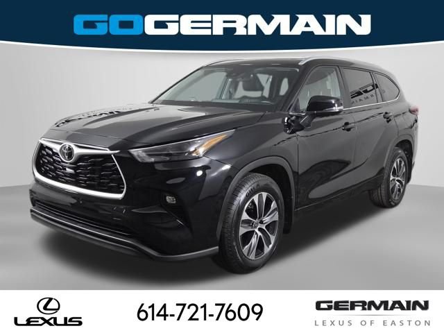 Used 2023 Toyota Highlander XLE